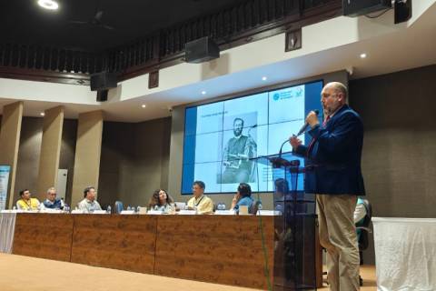 Joaquín Roca González durante su intervención en el congreso celebrado en Surat.